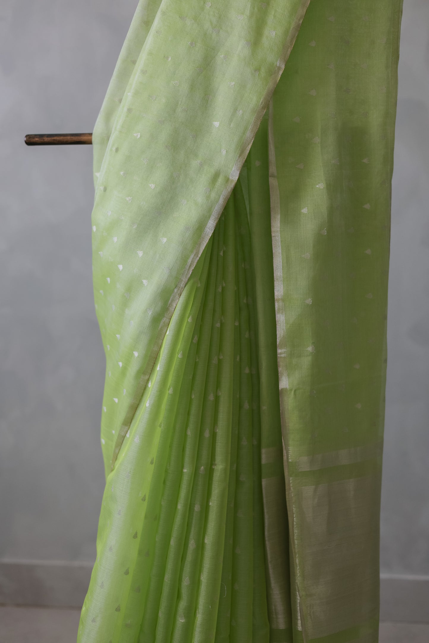 Parrot Green Silk Cotton All Over Raindrop Motif Saree