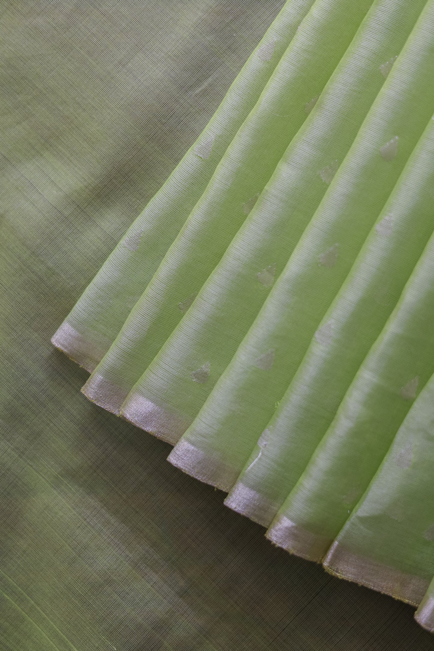 Parrot Green Silk Cotton All Over Raindrop Motif Saree