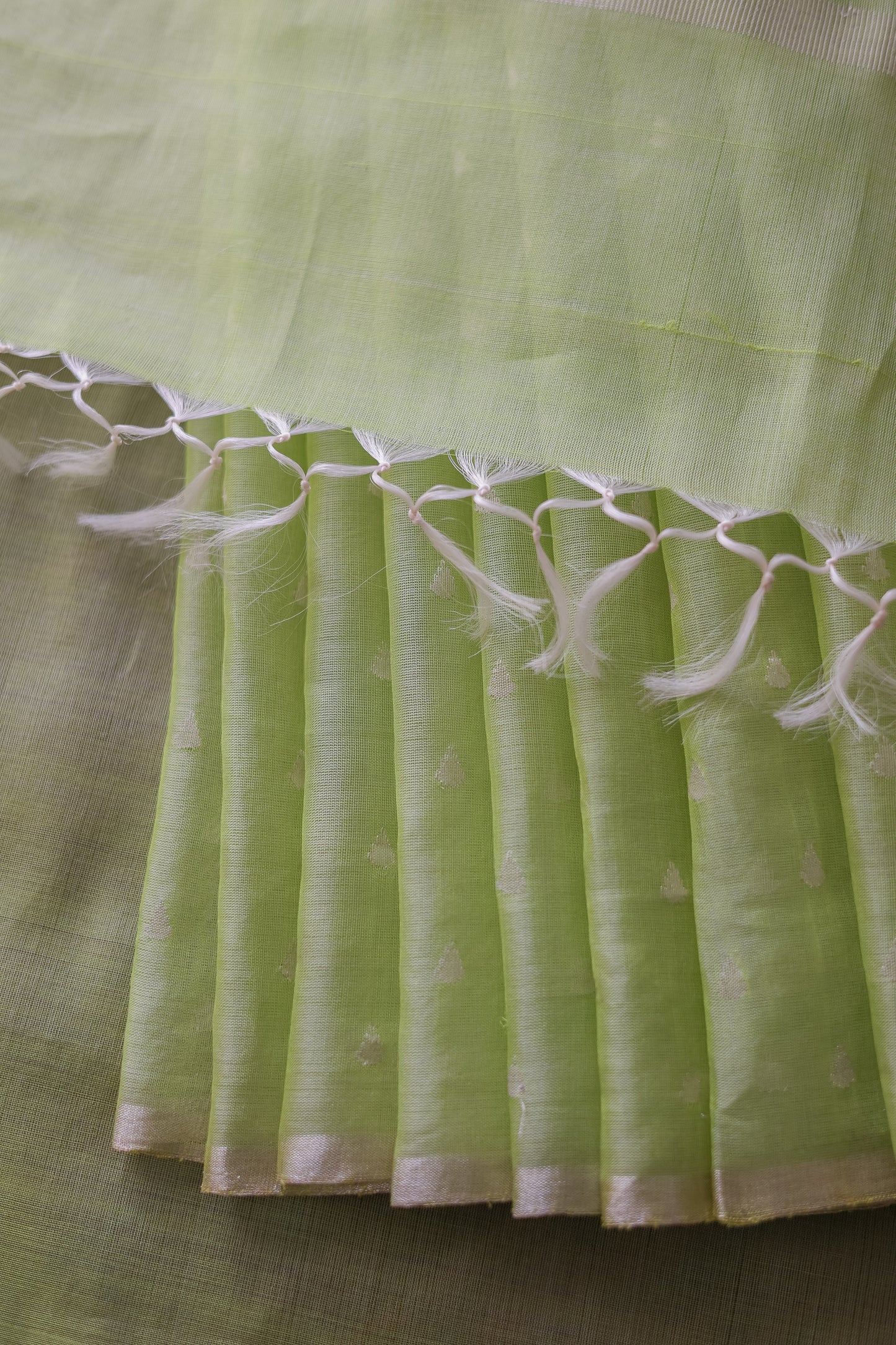 Parrot Green Silk Cotton All Over Raindrop Motif Saree