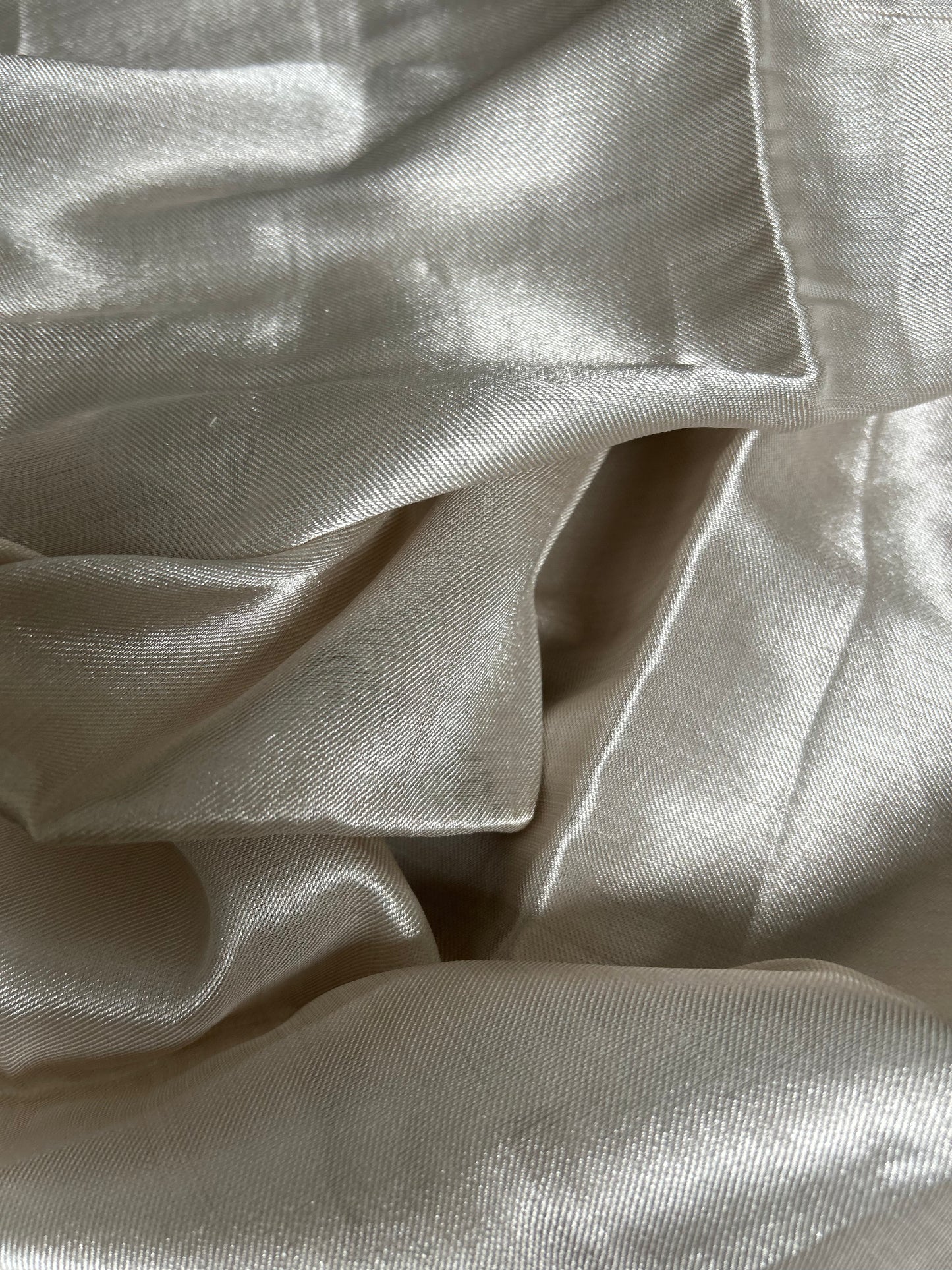Lusture Plain Silver Tissue Material
