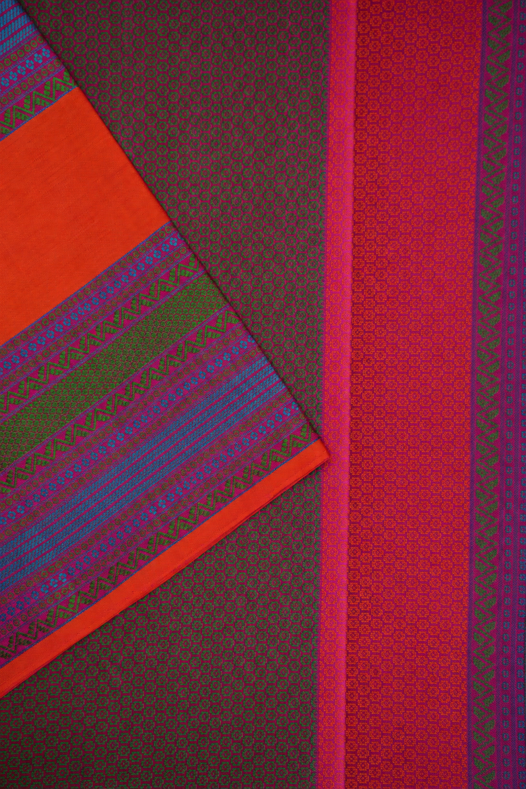 Majenta Pink Kanjivaram Silk Saree with Multicolour Thread Work Border