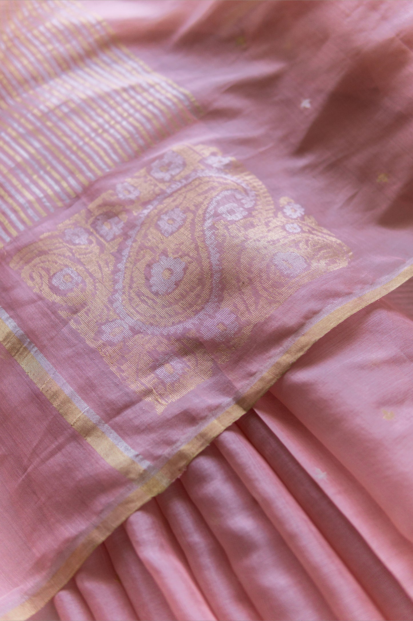 Pink Silk with Mercerised Cotton 3-leaf Motif Ambi Pallu Saree