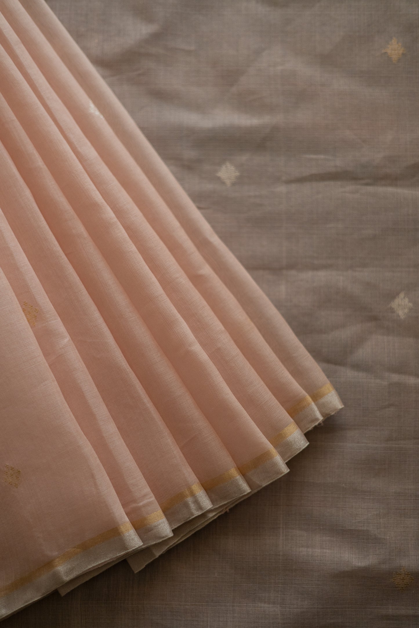 Baby Pink Silk Cotton All Over 9 Dots Diamond Motif Saree