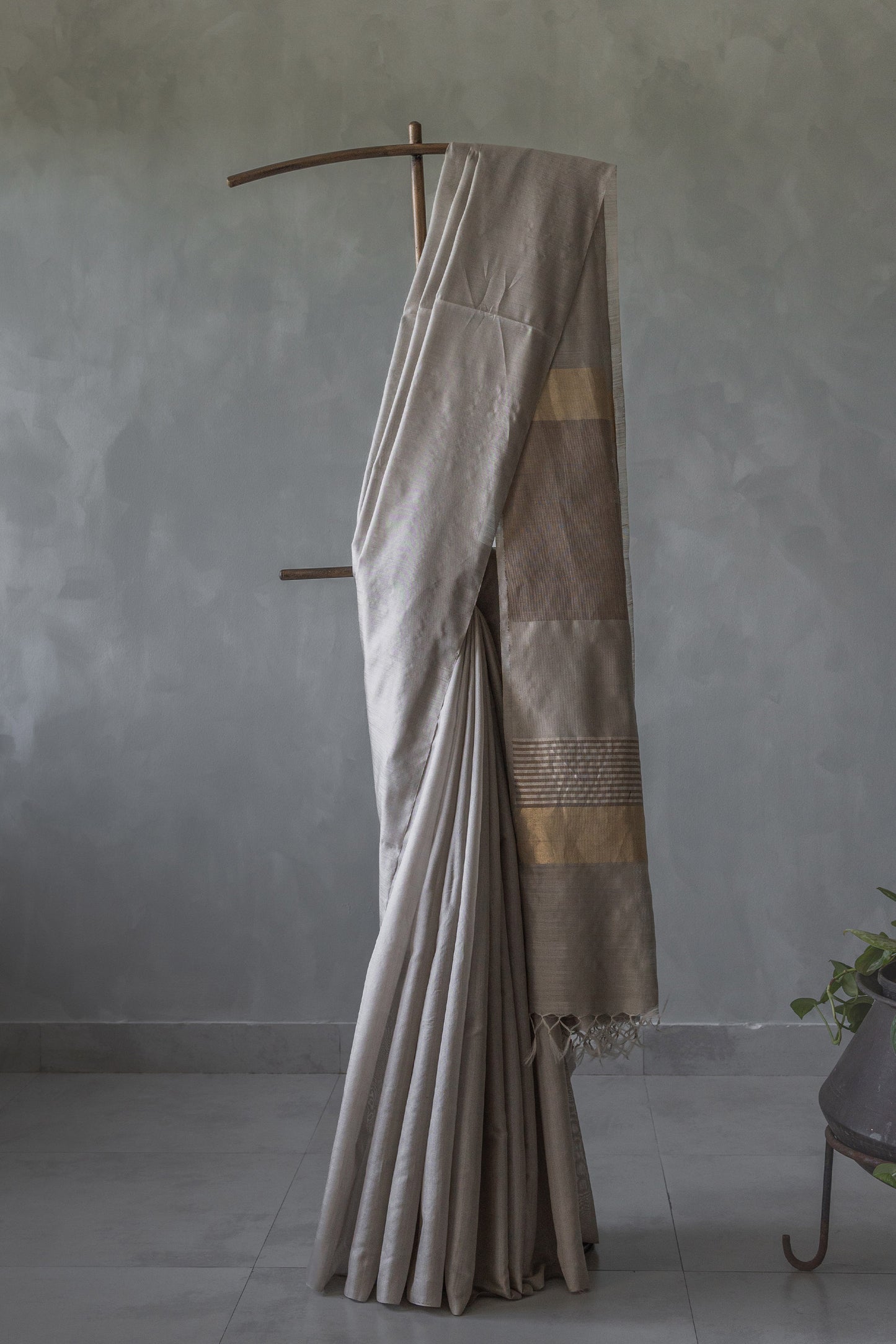 Grey Silk Khadi Plain with Abstract Pallu Saree