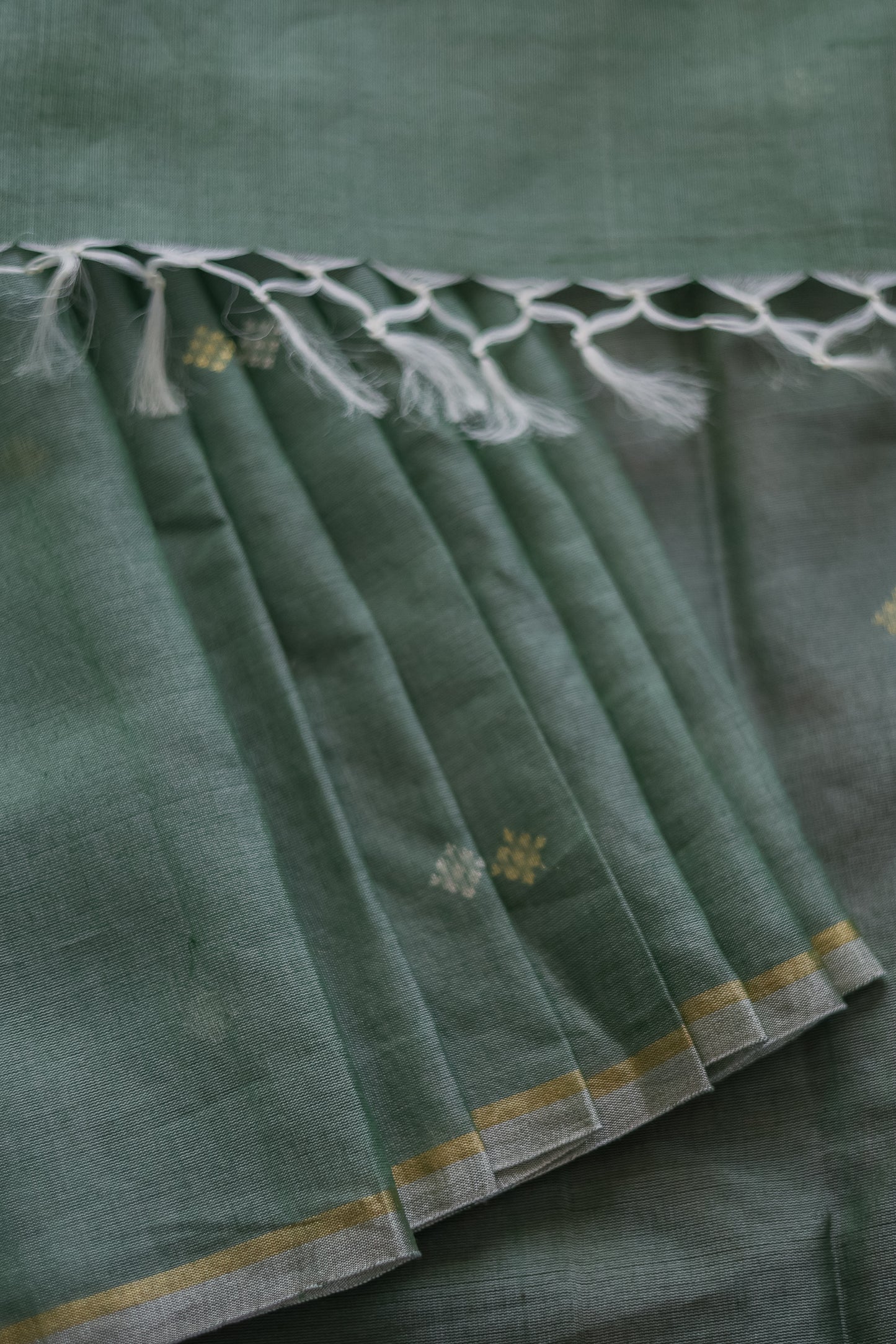 Green Silk Cotton All Over 9 Dots Diamond Motif Saree