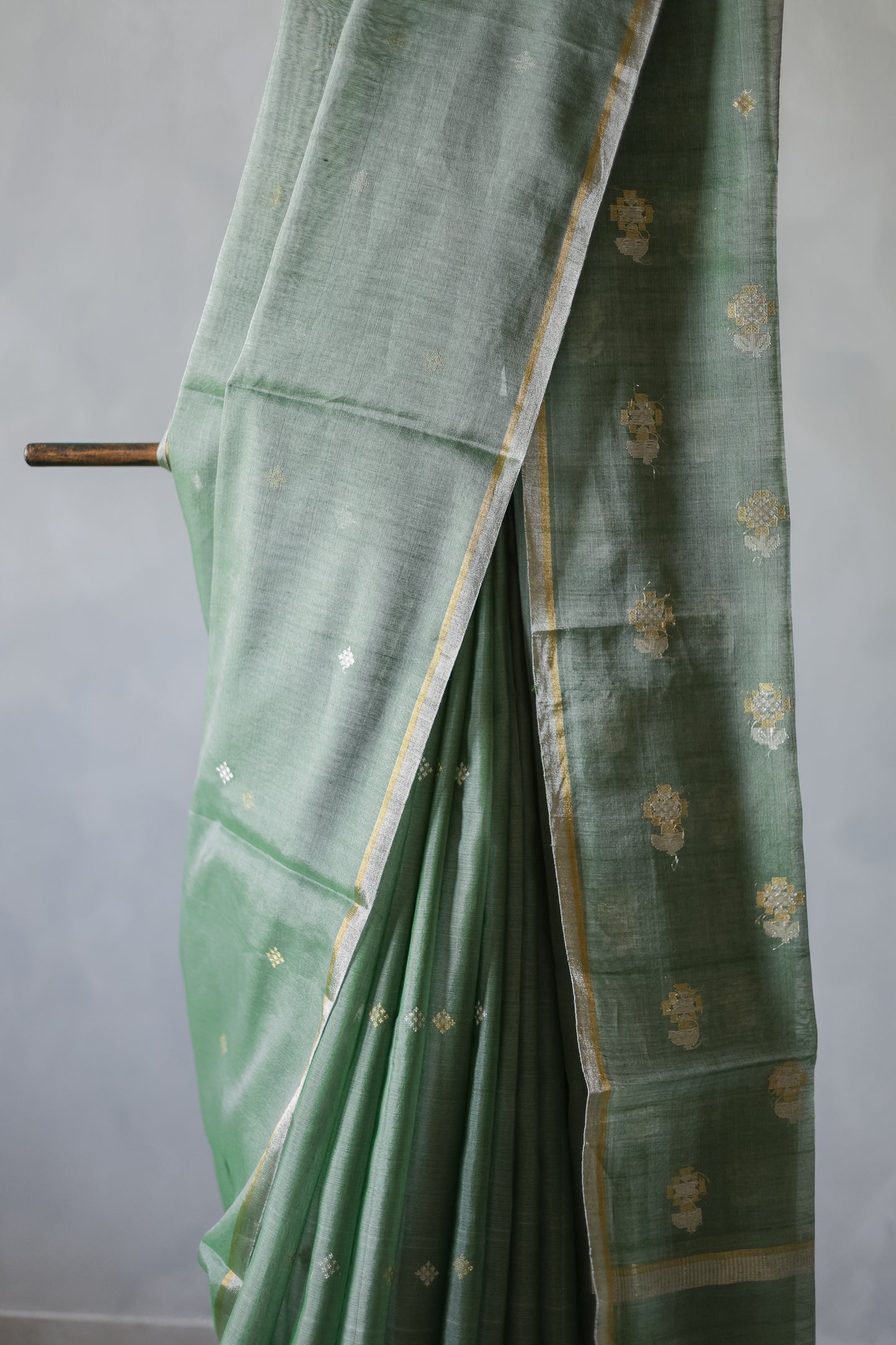 Green Silk Cotton All Over 9 Dots Diamond Motif Saree