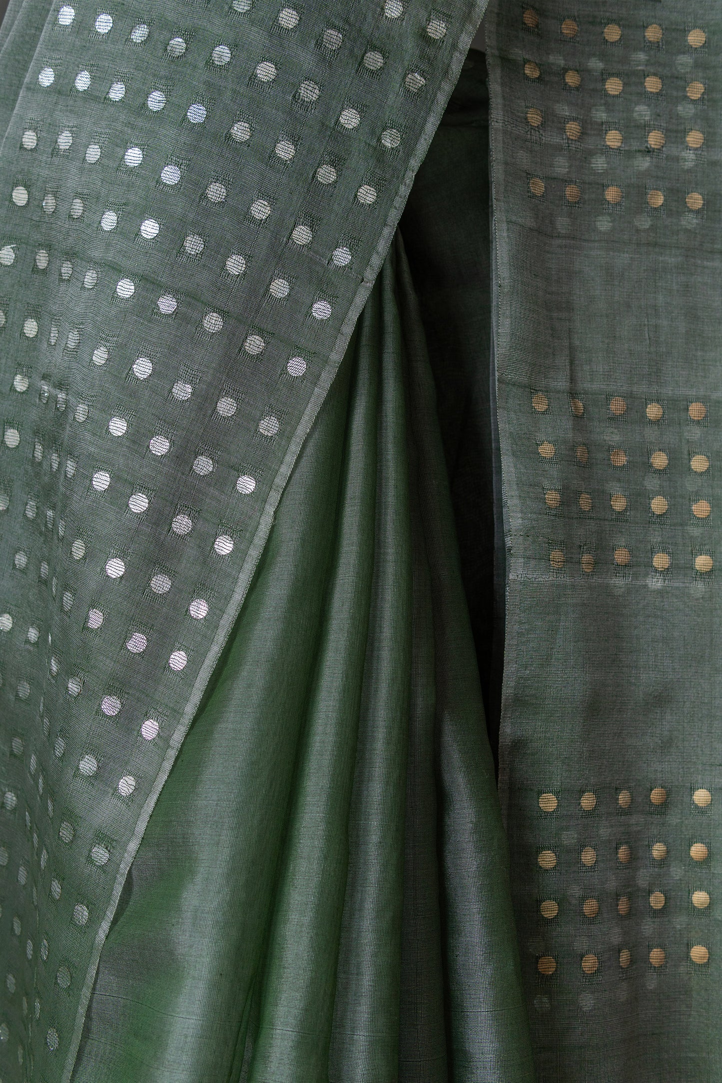 Green Silk with Mercerised Cotton with Round Sequin Border Pallu Saree