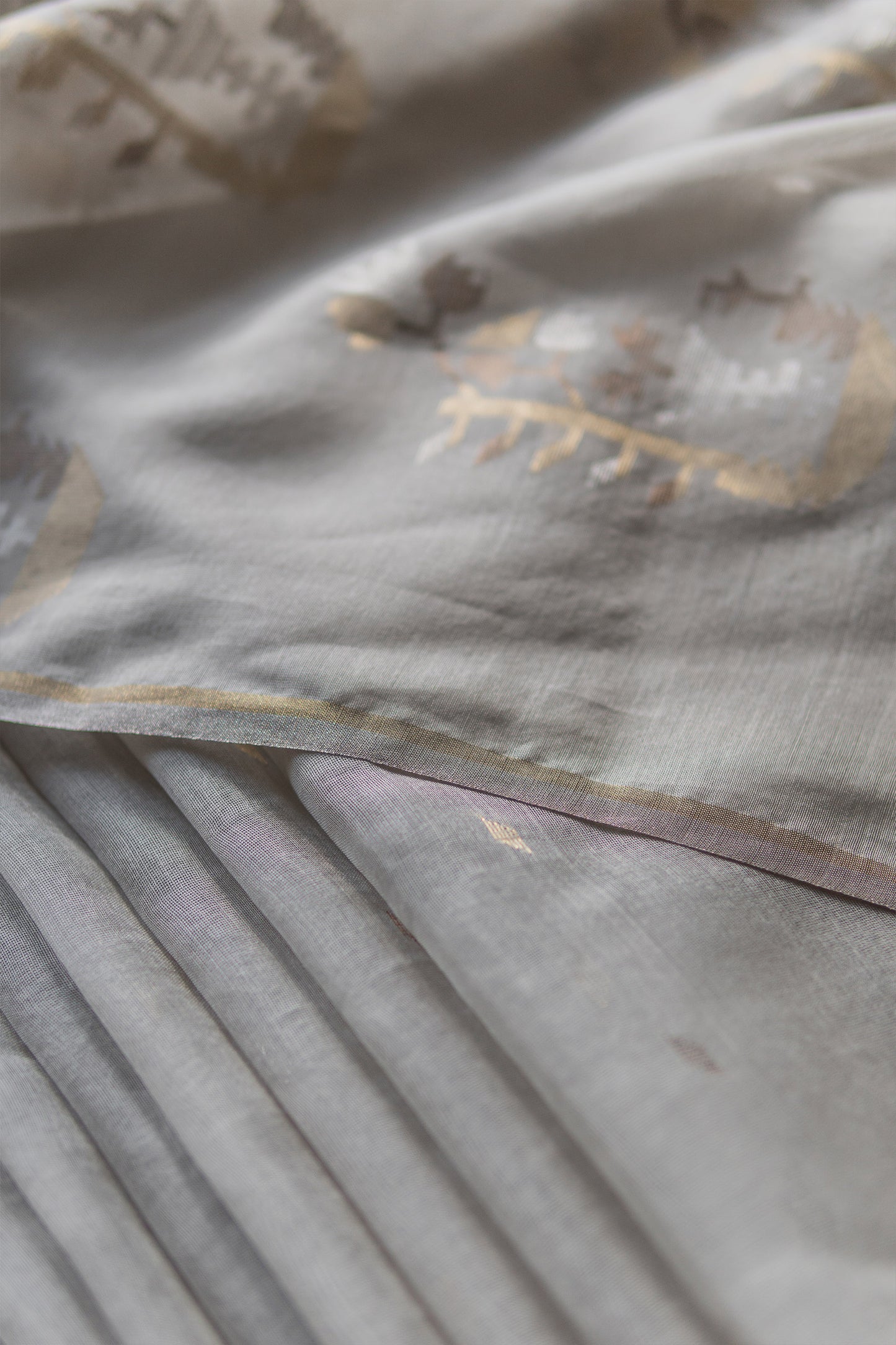 Grey Silk with Mercerised Cotton with Diagonal Diamond Motif Saree