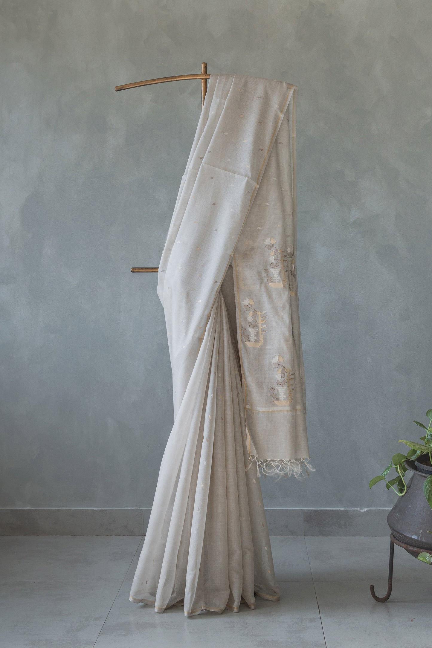 Grey Silk with Mercerised Cotton with Diagonal Diamond Motif Saree