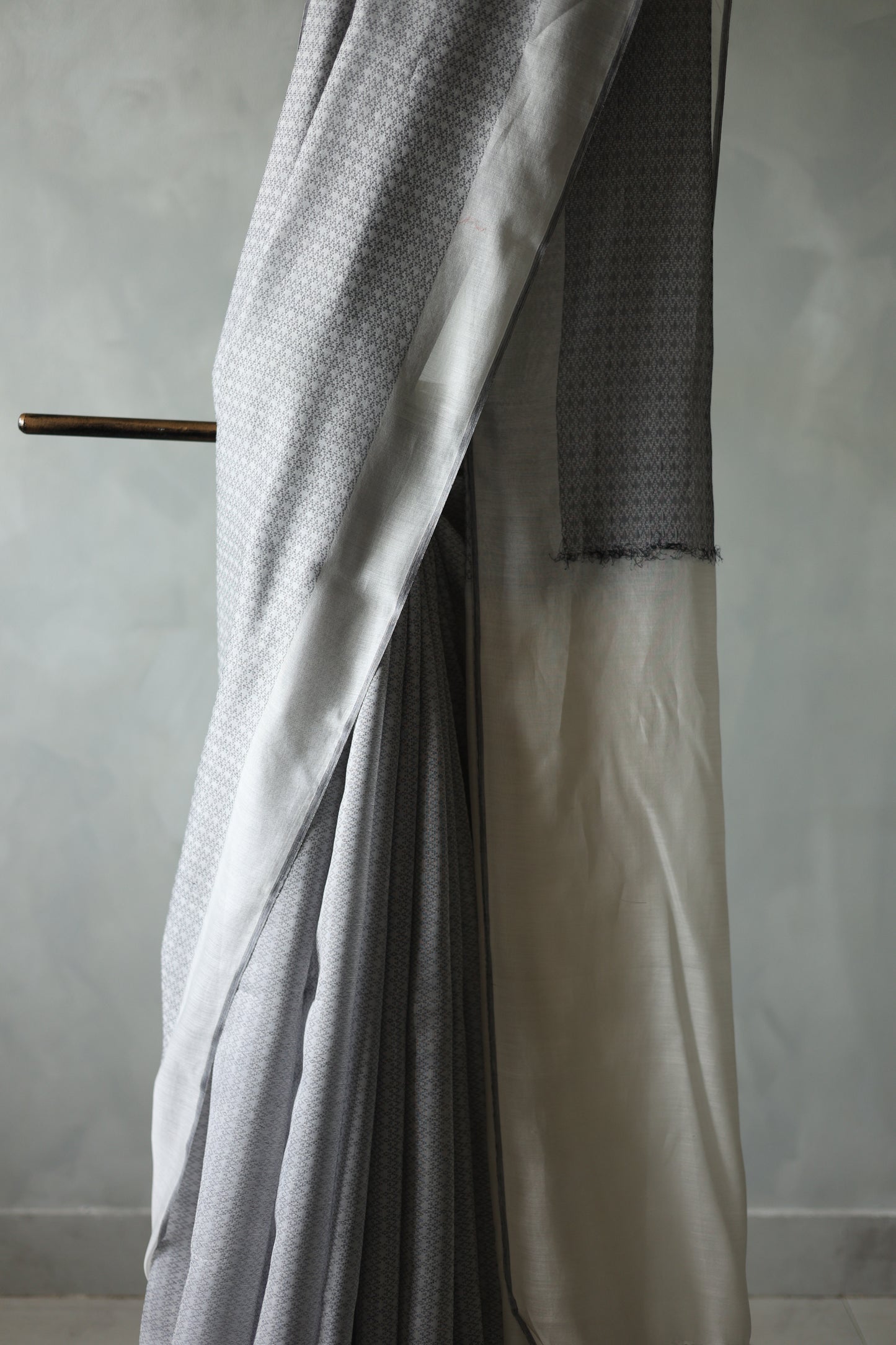 Grey Silk Cotton Woven Body and Plain Off white Border Saree