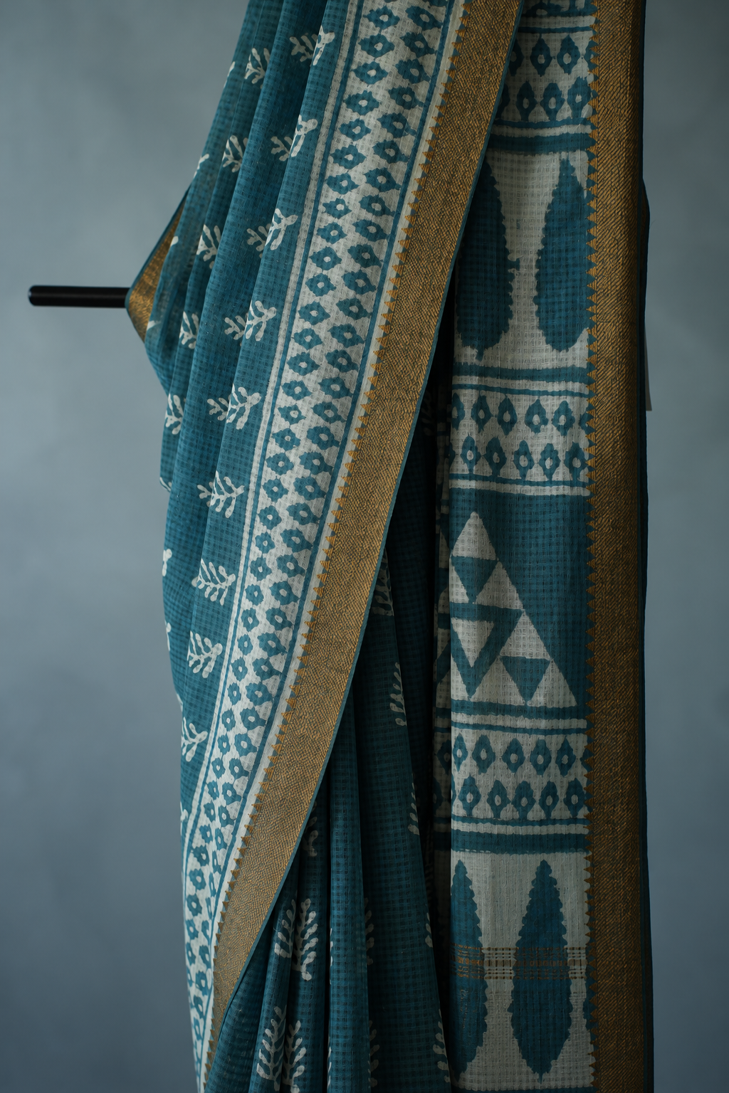 Teal Mangalagiri Cotton Saree Featuring an All Over Dabu Print