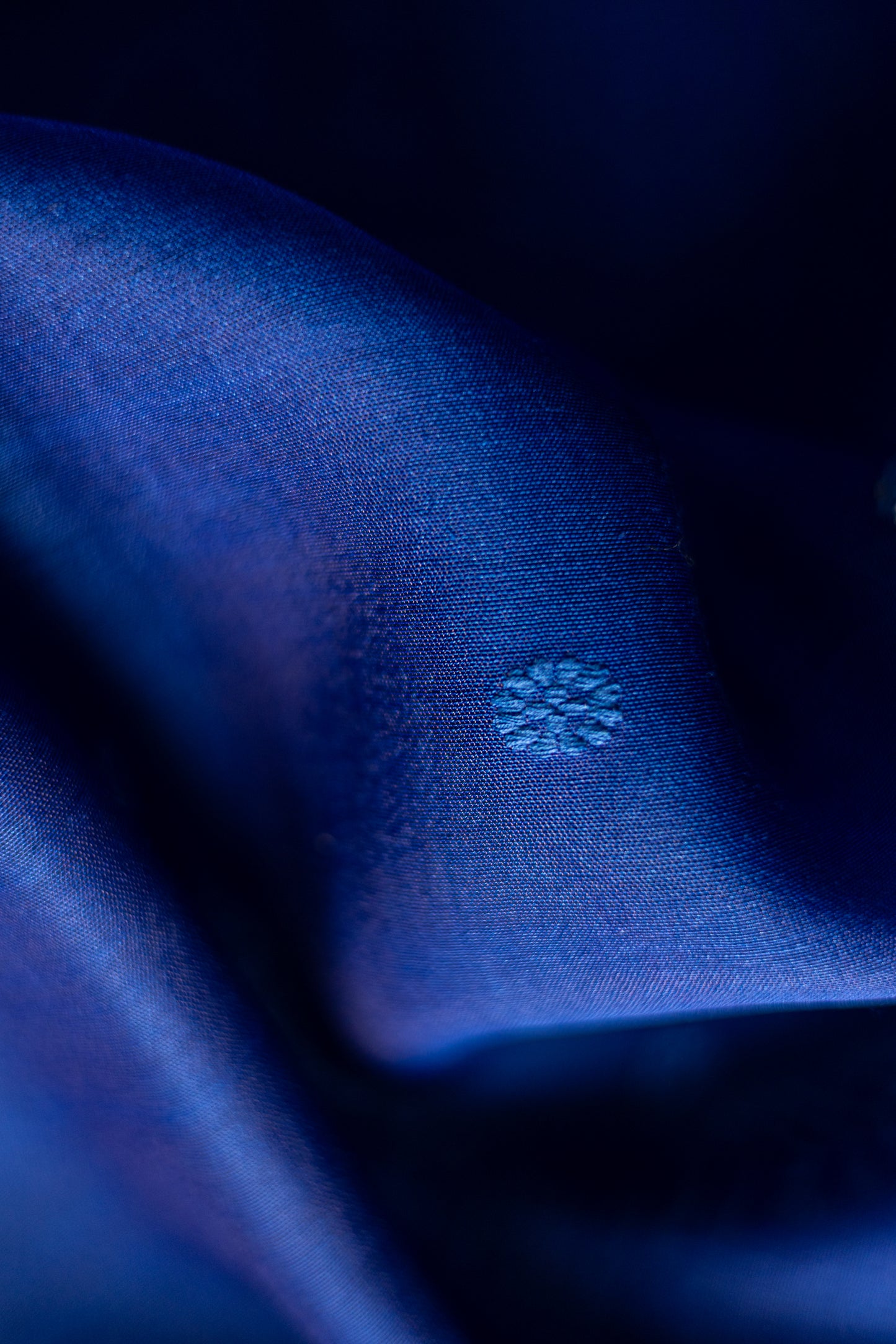 Blue Chanderi Silk Cotton with Small Round Woven Motif with Green Blouse Saree