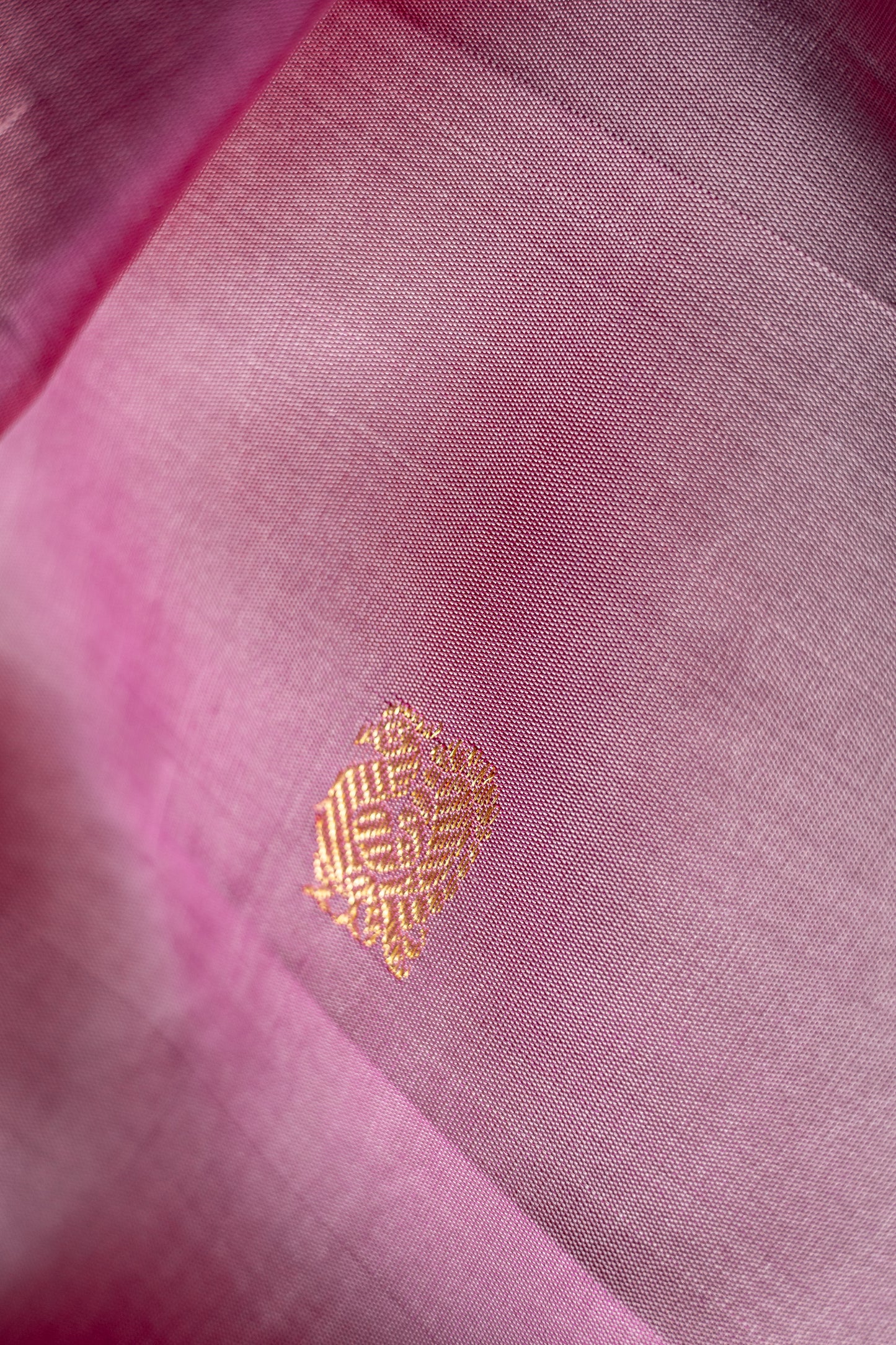 Pink Kanjivaram Silk with Intricately Woven Peacock Motif with Vairaoosi Border Saree