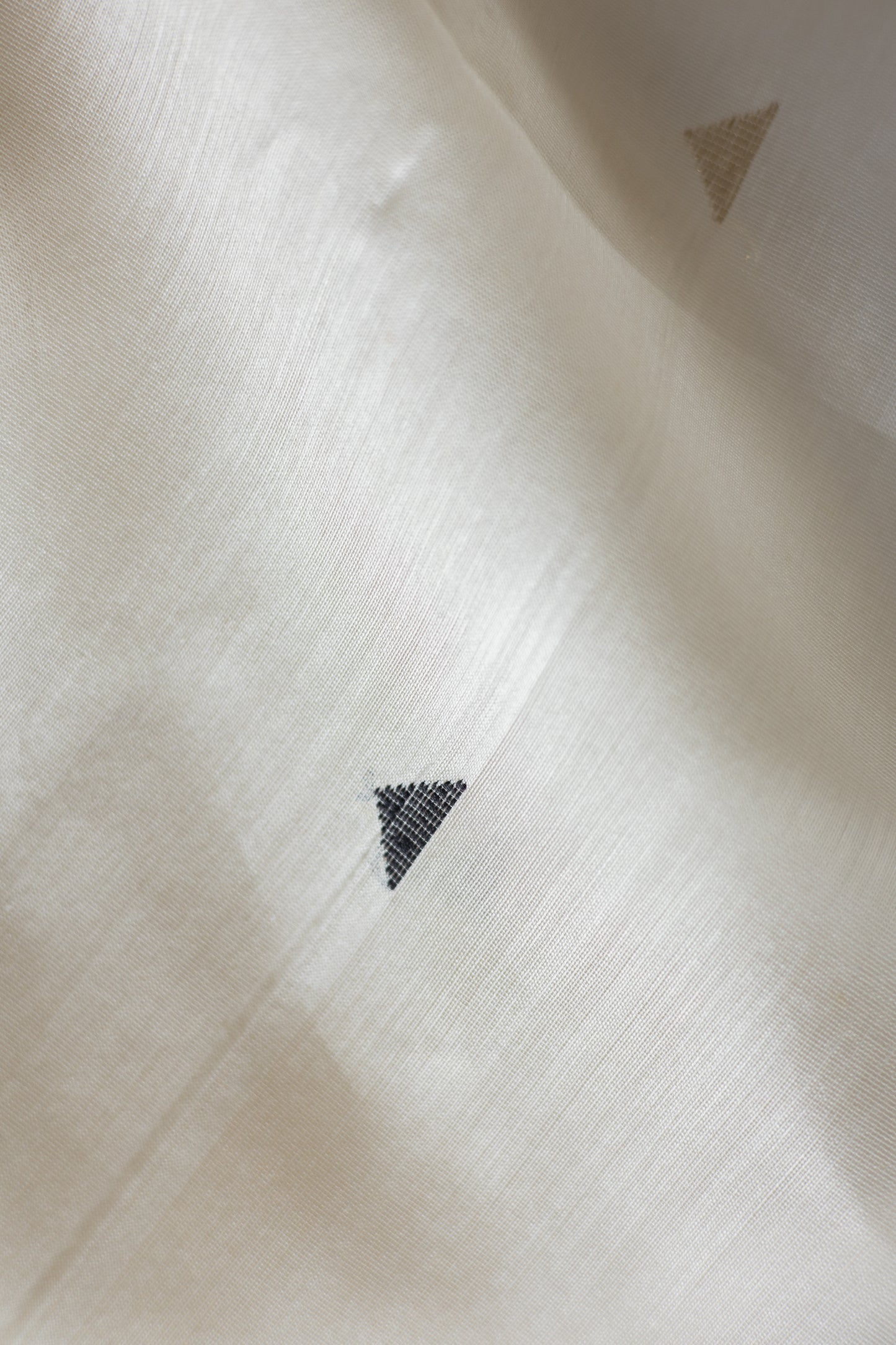 Off White Silk Cotton All Over Small Triangle Motif with Gold Border Saree