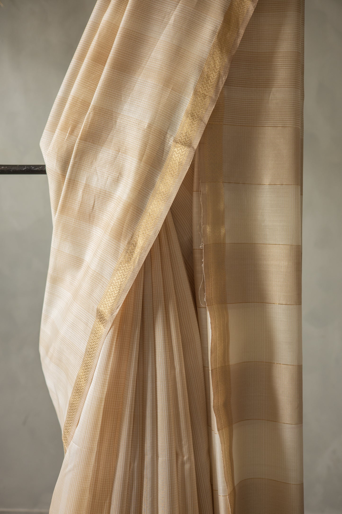 Off-White Maheshwari Silk Cotton with Beige Stripped Pallu Saree