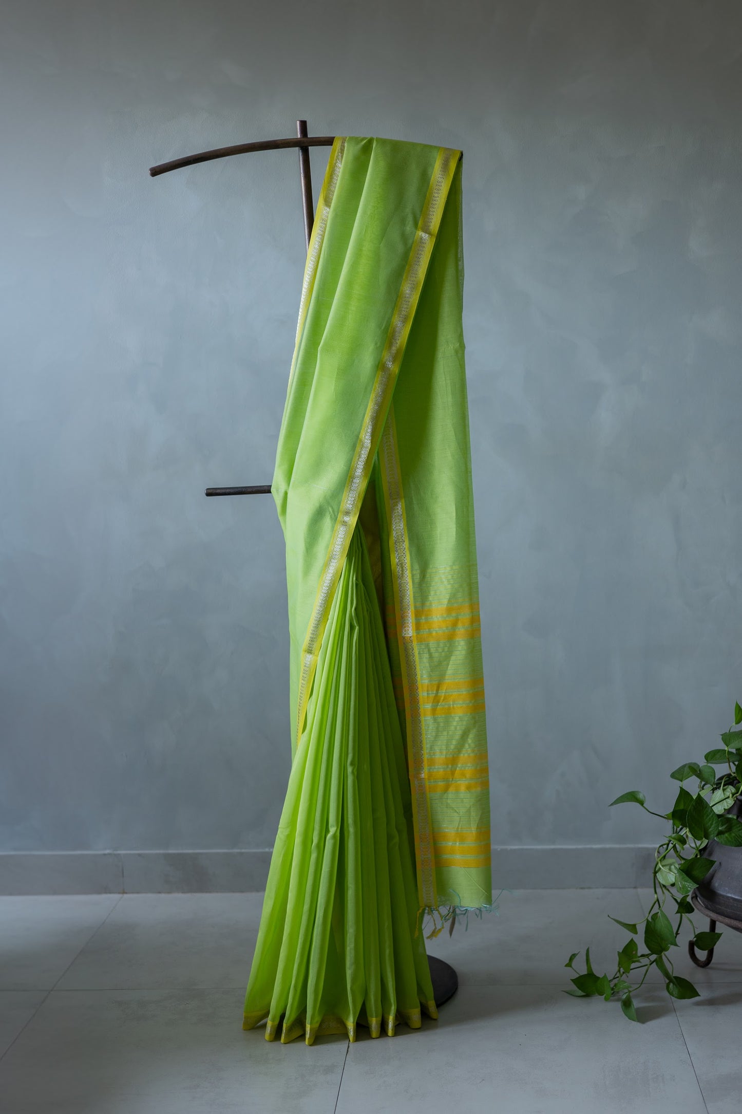 Green Maheswari Silk Plain Body Striped Border Saree