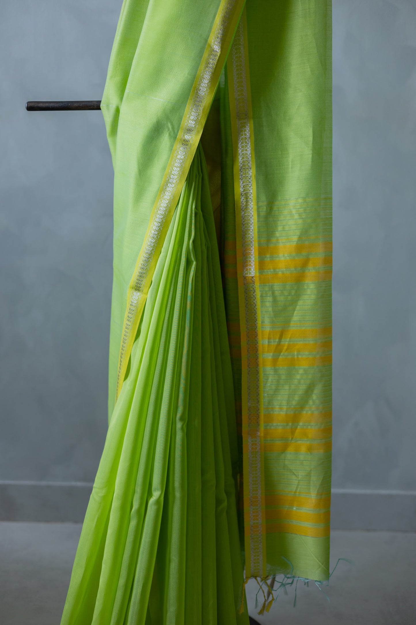Green Maheswari Silk Plain Body Striped Border Saree
