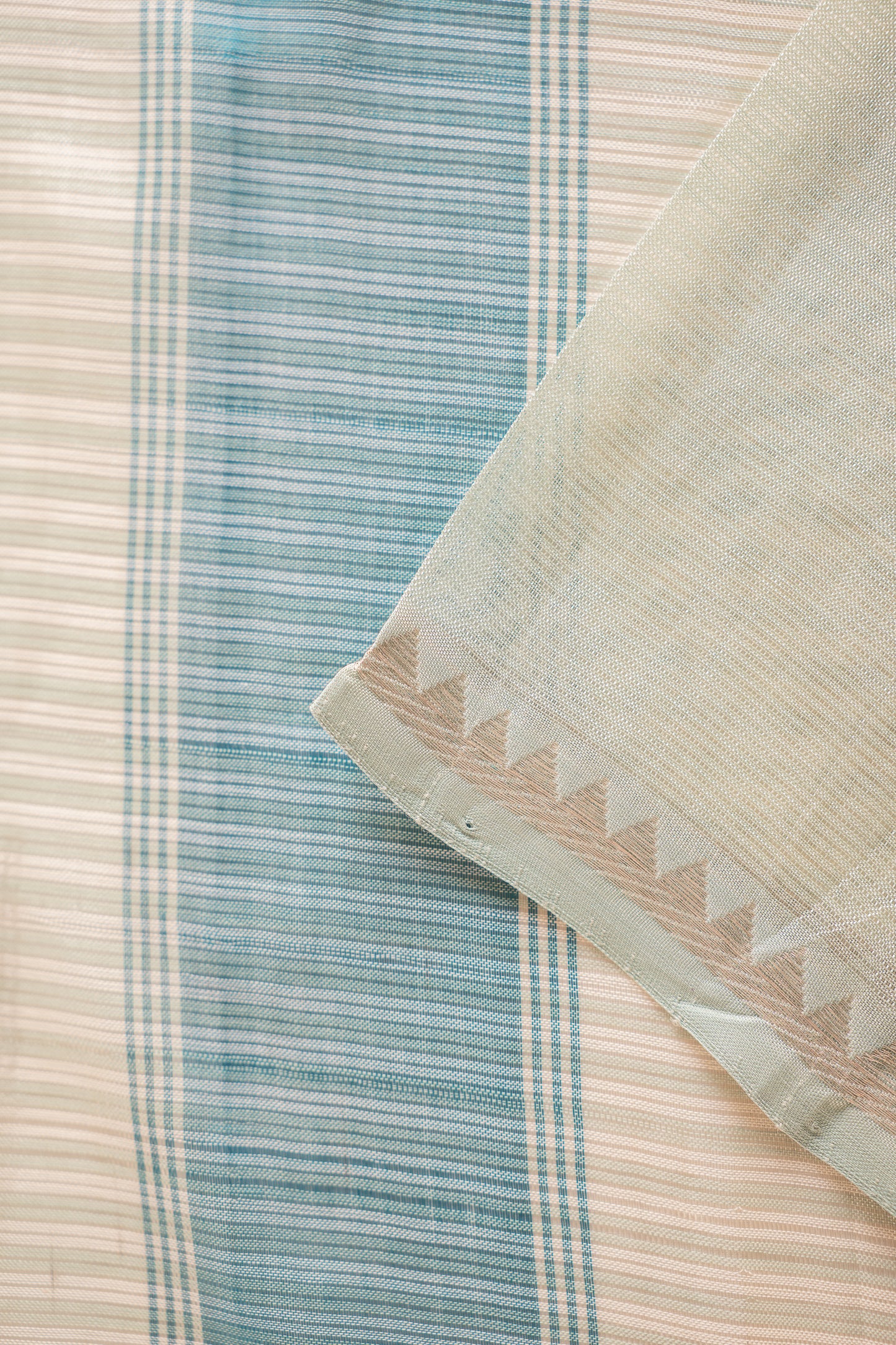 Off White Plain Mangalagiri Silk Cotton with Teal Blue Pallu Saree