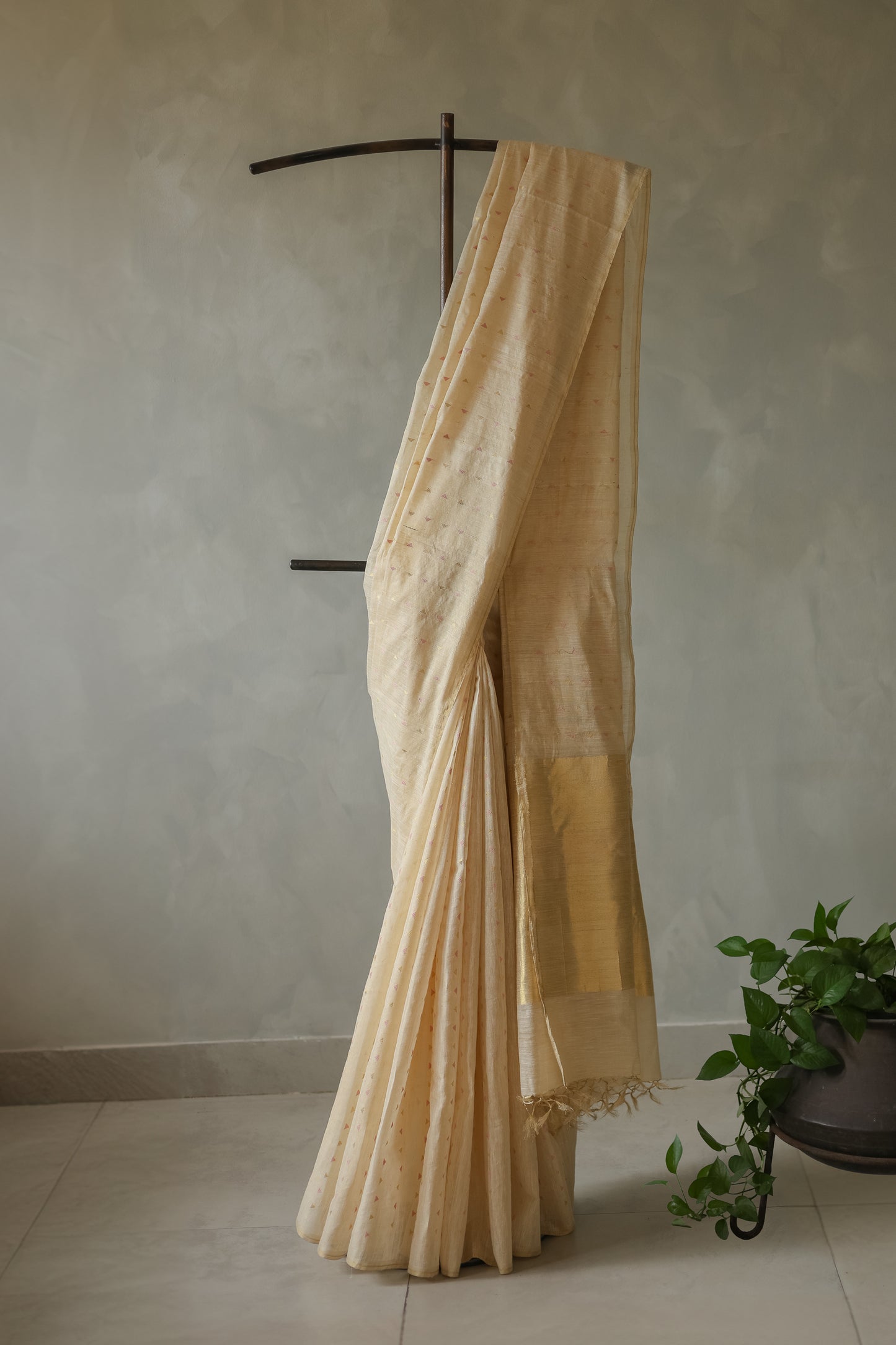 Off White Tussar with Pink and Gold Triangle Woven Motif Saree